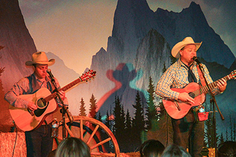 Enjoy the Cowboy Evening at Bobcat Pass Wilderness Adventures in Embudo, New Mexico, which guests staying at Xplorie participating properties can enjoy for free.