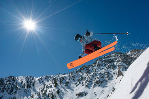 Person skiing with a rental from Christy Sports in Park City, Utah which is available for free at Xplorie participating properties.