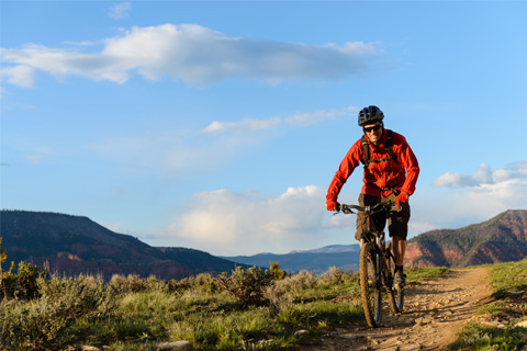Enjoy a free mountain bike rental from Epic Mountain Sports in Winter Park, CO, available at Xplorie participating properties.